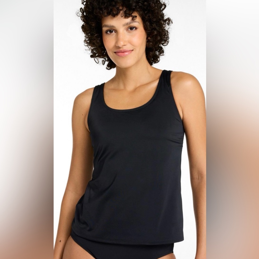 LL Bean tankini top. Size 8. NWT
